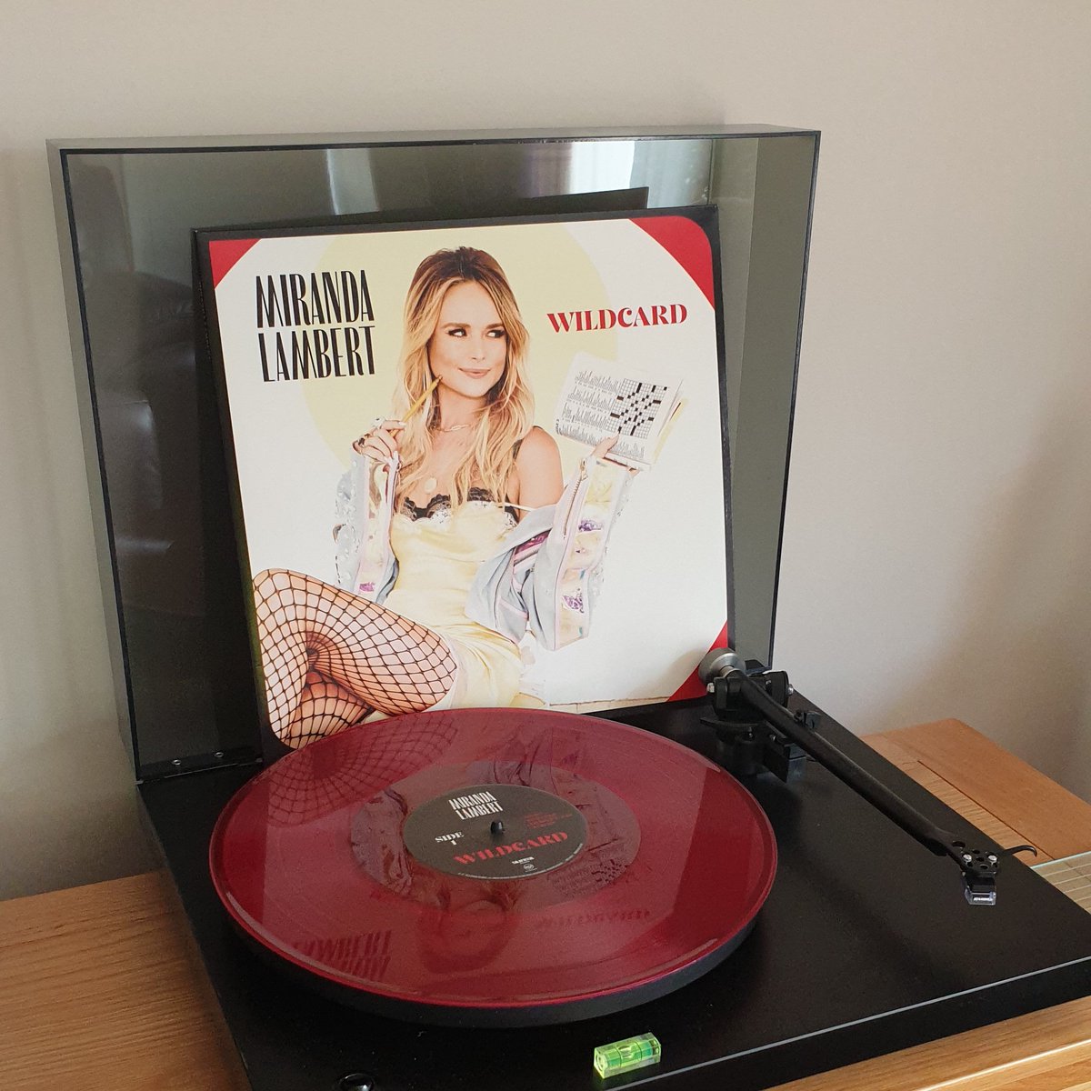 peterboag's tweet image. Thanks again @Assai_UK for tracking down this @mirandalambert Wildcard LP and hand delivering last night #buylocal . Listening this morning while working from home. Bringing a little bit of Nashville to a sunny Scottish morning.