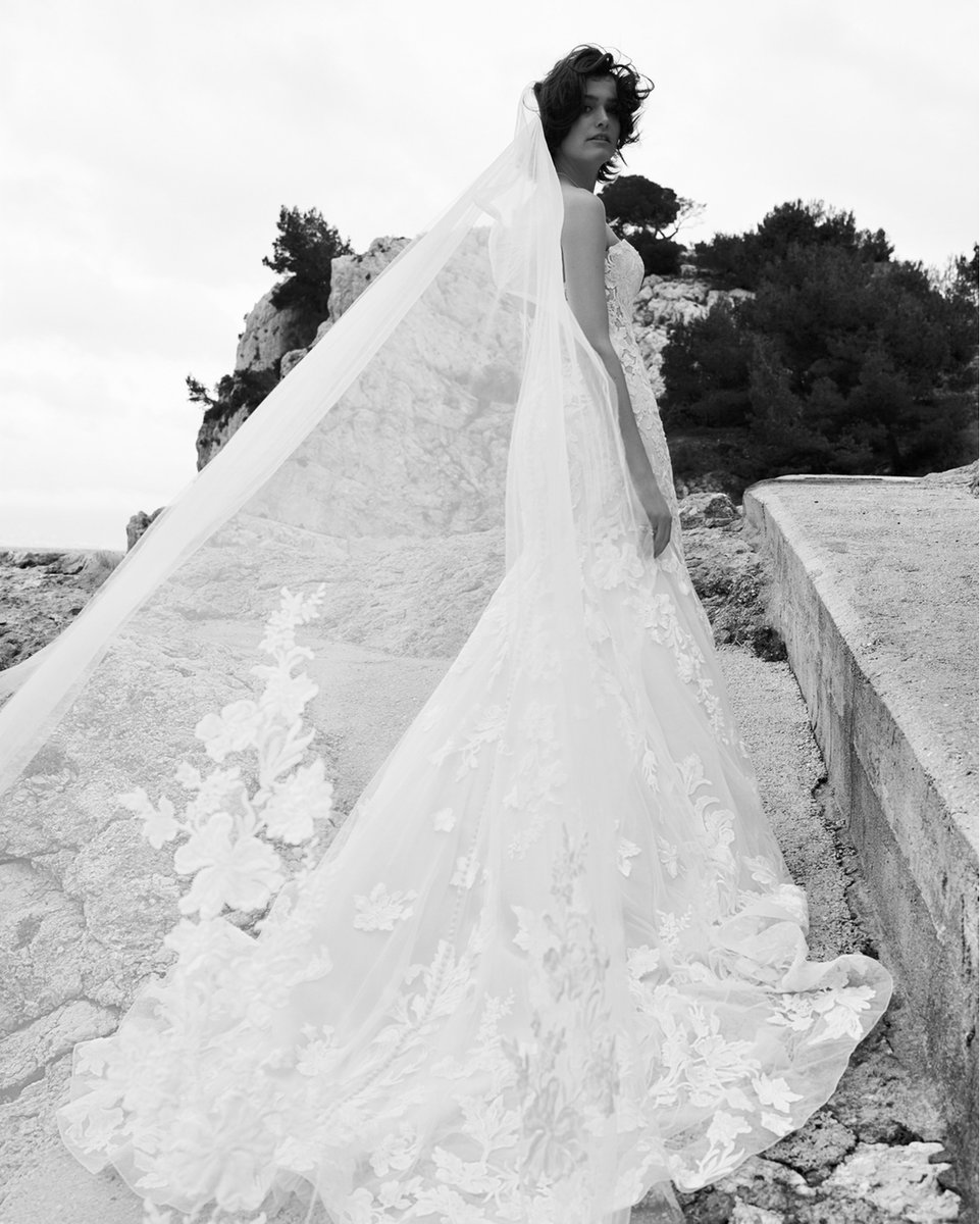 ja_bridal's tweet photo. Fall in love with this sweetheart fit and flare gown, Amor. 🥰
 #JustinAlexander #style_Amor #style_88154
.
.
.
.
.
.
 #elegant #classy #sophisticated #weddingdressdetails #weddingdresscode #weddingdresses2019 #weddinghour #weddingelegant #theuniquebride #elegantweddingdress #s https://t.co/O2cq4KEQOg