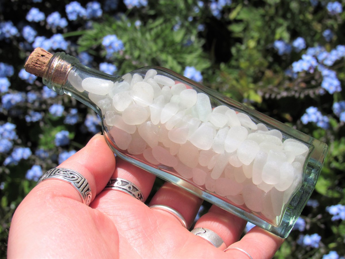 White Sea Glass in a Bottle! etsy.com/uk/shop/MagicS… #SeaGlassBottle #WhiteSeaGlass #UpcycledBeachFinds #SmallCorkedBottle #FreeUKShipping #CullercoatsSeaGlass