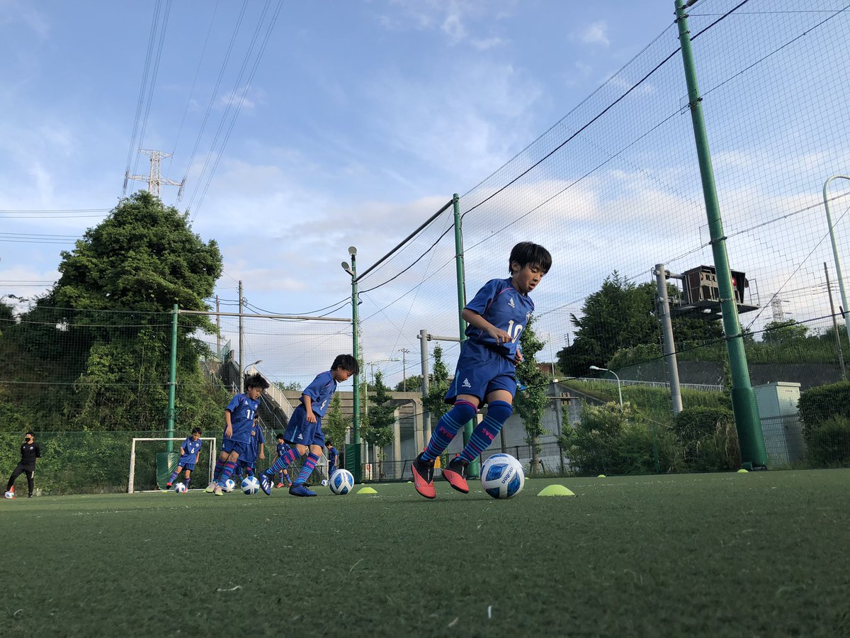 Fc町田ゼルビア 公式 0404金沢 Fc町田ゼルビアジュニア始動 今年から立ち上げた Fc町田ゼルビアジュニアの練習初日を撮影しました ここから 未来のゼルビア選手が登場するかも Fc町田ゼルビアアカデミー へのご声援を引き続き宜しくお願い