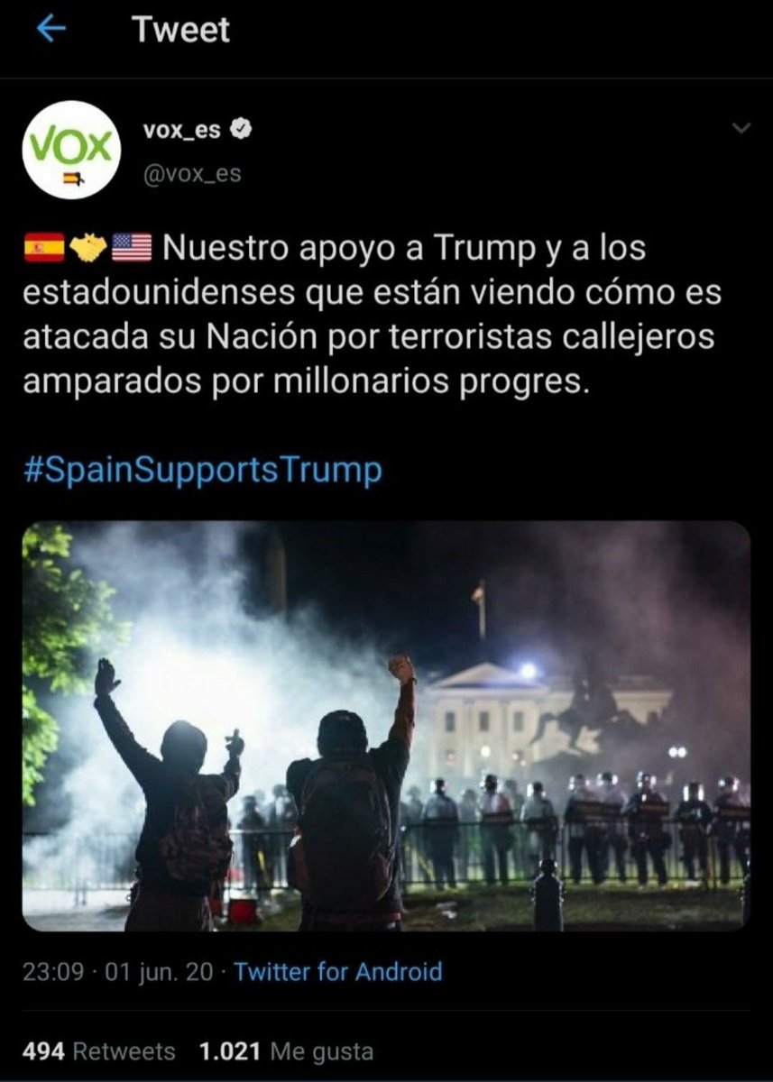 No nos metáis a todos los españoles en el mismo saco. 
Los únicos que apoyáis el racismo y la brutalidad policial sois vosotros. En España hay una mayoría humanitaria antirracista.

Vosotros no nos representais
#SpainDoesNotSupportTrump