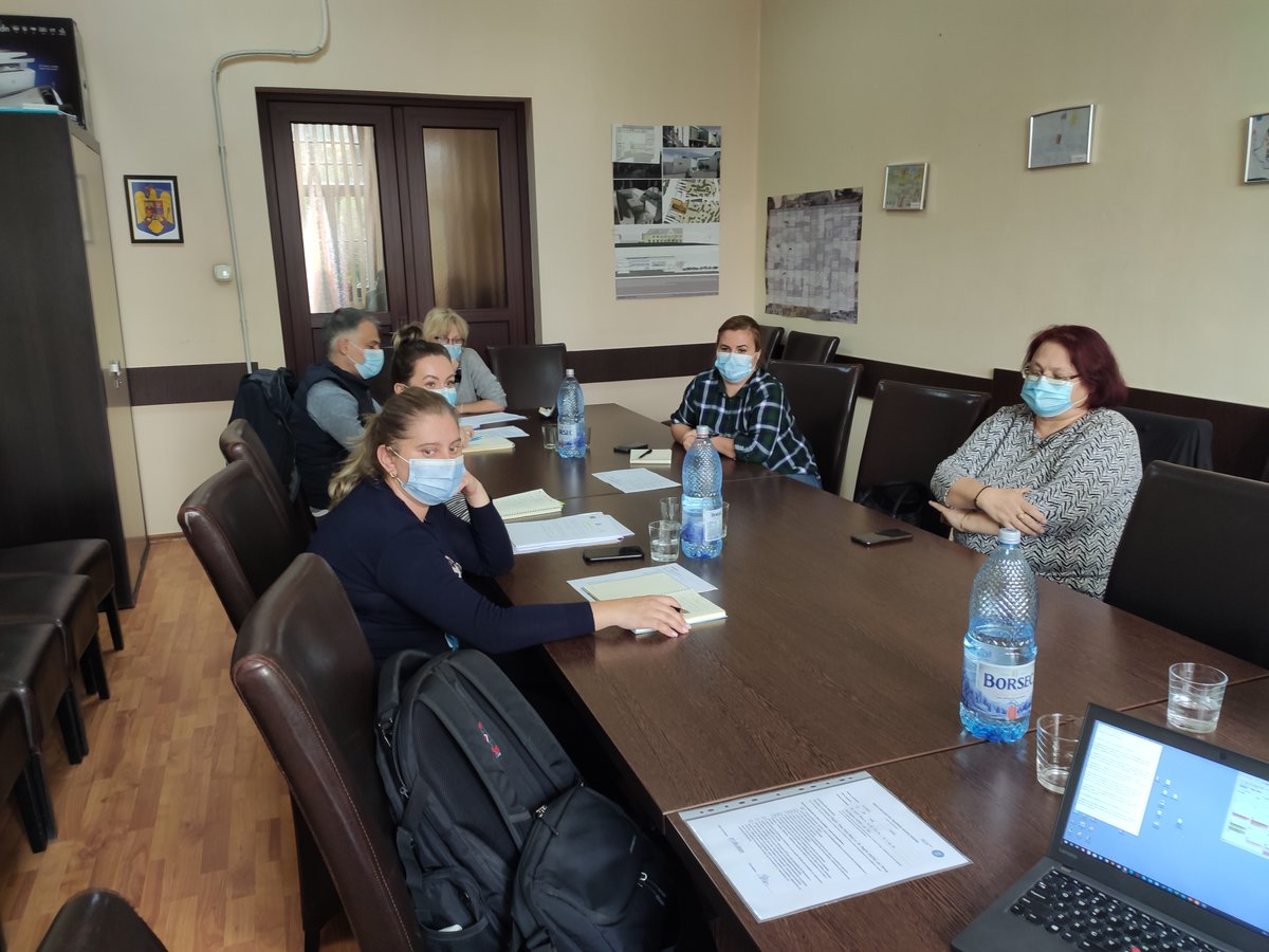 ROMACT_EC_CoE's tweet photo. Thank you Maria Precup, #Reghin 🇷🇴 Mayor for support&participating in the 1st strategic planning meeting with #ROMACT expert&ensuring a strong commitment from all #localgov services.
Next steps : assessing municipality capacities&applying for #EUfunds to decrease #school dropout https://t.co/xQ3qey2xIt