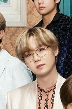 qystaemin's tweet photo. Yoongi in glasses😐 https://t.co/3gcILWJTHO