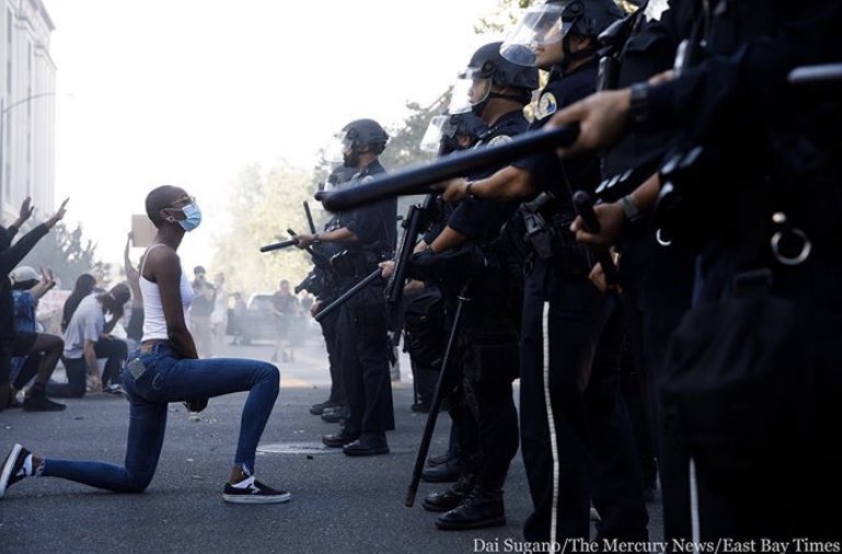 Dai Sugano
California - USA
2020 

#DaiSugano #streetphotography #California #USA #BlackLivesMatter #JusticeForGeorgeFloyd