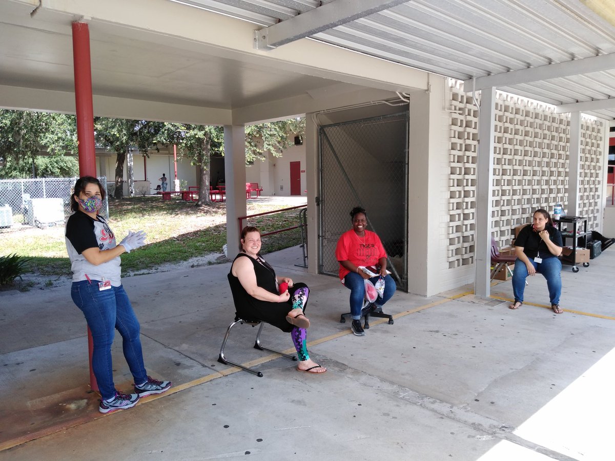 Collector of things and final farewells for the summer. #smsroars. <a href="/inspiredAP/">Jacquese Copeland</a> <a href="/Smsvcs1/">Southwestern Middle School</a> <a href="/volusiaschools/">Volusia County Schools</a>