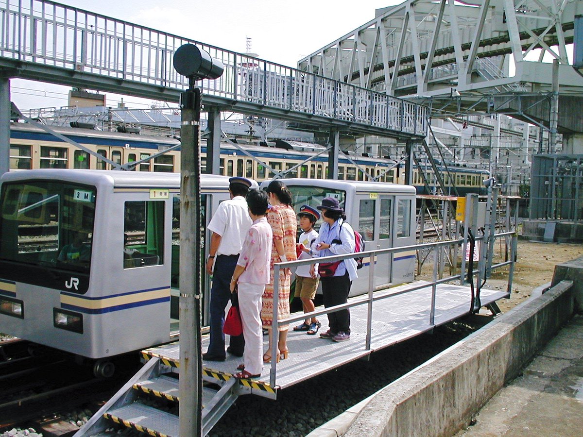 K T в X: „キヤE217系 (2001年8月 JR東日本千葉支社 旧千葉鉄道 K T в X: „キヤE217系 (2001年8月 JR東日本千葉支社 旧千葉鉄道