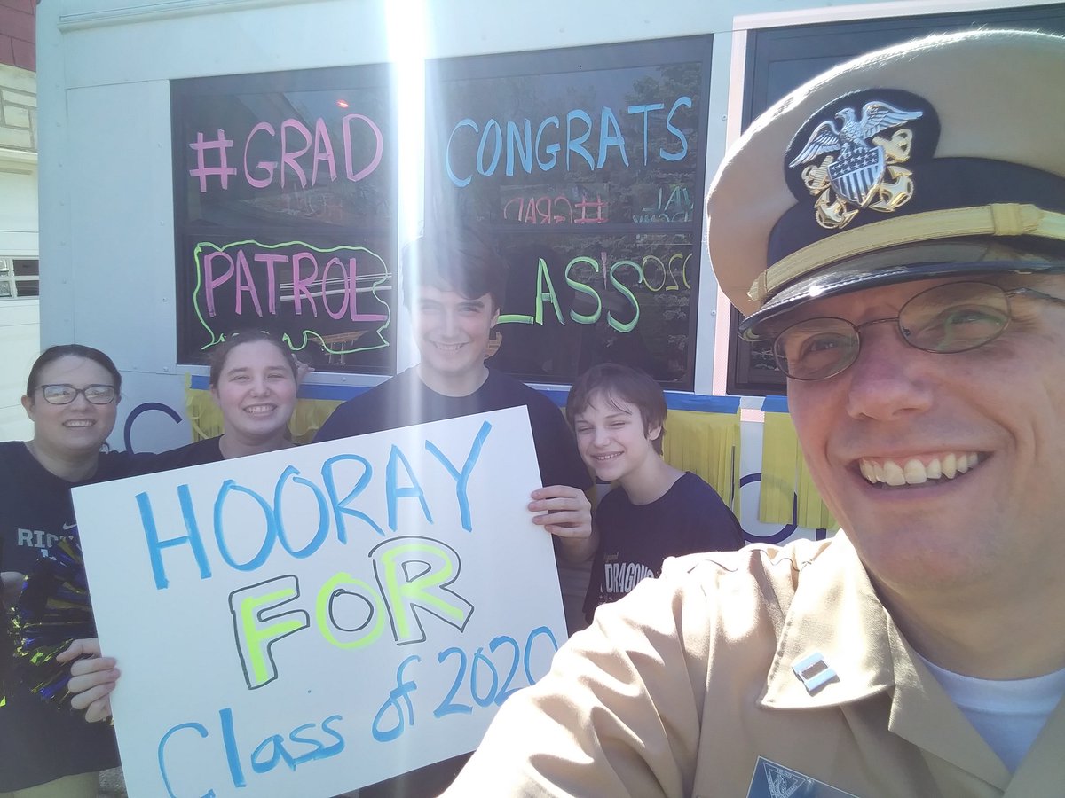 RickoverNavalHS's tweet photo. Rickover Naval Academy Graduation Patrol is heading out! #ClassOf2020 #RickoverStrong @ChiPubSchools @janicejackson #gradpatrol #SeaDragonsrock #chicago #CelebtateOurStudents https://t.co/g09CHV8L7n