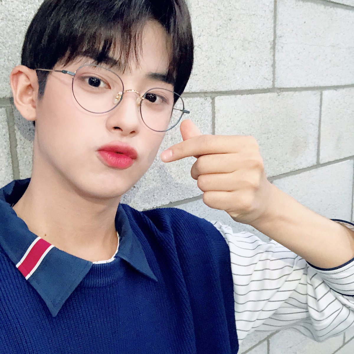 minkyu_0312's tweet photo. [💌PHOTO]
오늘도 역대급❗️
밍규 미모가 다했다😭

#김민규 #민규 #KIMMINKYU
#더쇼 #THESHOW #밍쇼 https://t.co/M1b1cZF4l1