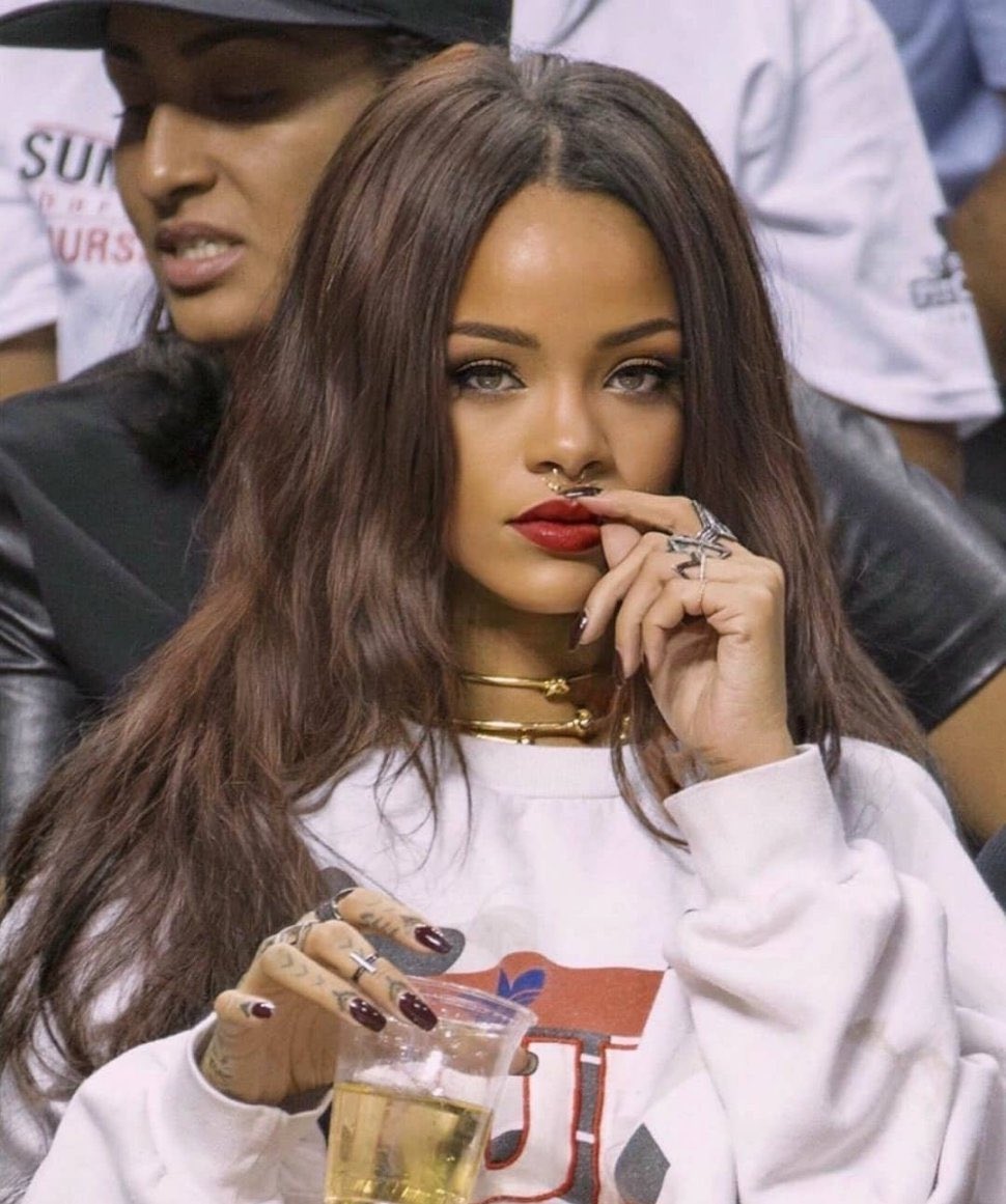 ট ইট র Chloe 全員に好かれるのは無理だけど あなたはいつだって 誰かにとっての最高になれるわ Rihanna