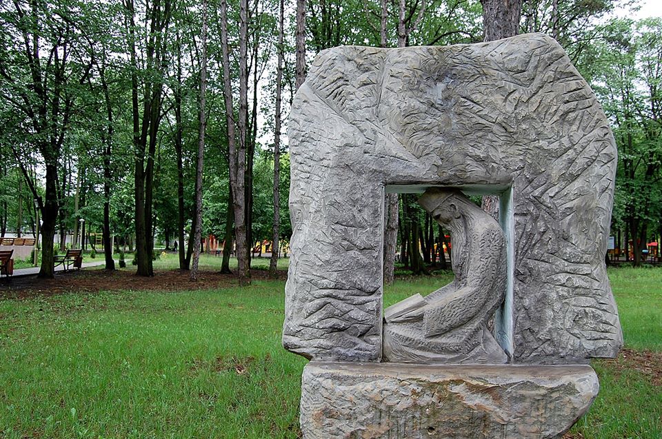 4sqMoldova's tweet photo. Parcul Central din #Ungheni a fost redenumit „Micul #Cluj”, în semn de gratitudine pentru orașul Cluj-Napoca, înfrățit cu Ungheniul. 👉 https://t.co/QLvFwHRiF0 #Foursquare #FoursquareMoldova https://t.co/qYbqXS7XMb