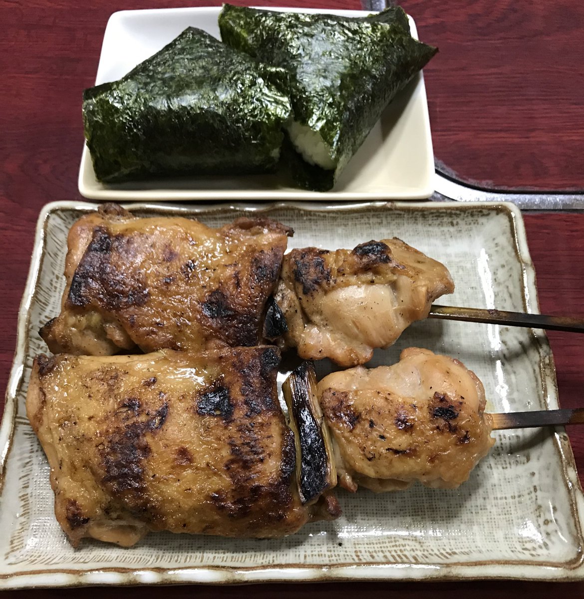 にゃん子さん 競馬場グルメ再現してみた ༥ 盛岡競馬場のジャンボ焼き鳥 本物 おにぎりは自作 ジャンボ焼き鳥は グリルでパリパリに焼いて 同封されてた塩一味たっぷりふりかけて 涙出そうなくらい美味しいし 嬉しいし 楽しい W にゃん子さん 競馬場グルメ再現してみた ༥ 盛岡競馬場のジャンボ焼き鳥 本物 おにぎりは自作 ジャンボ焼き鳥は グリルでパリパリに焼いて 同封されてた塩一味たっぷりふりかけて 涙出そうなくらい美味しいし 嬉しいし 楽しい W