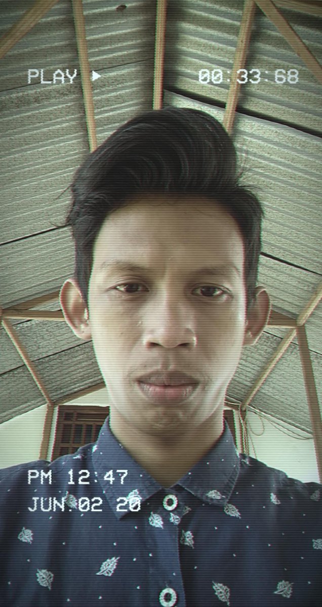 Siapa ku cinta kamupun tau.. aku hanya tak ingin banyak bercerita lagi.. aku hanya fokus untuk diri sendiri..