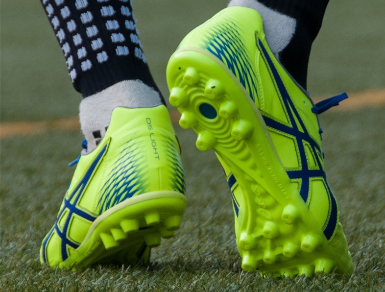 サッカースパイク Kohei Sblog アシックス サッカースパイク 中国で販売されている Dsライト Ag と 日本で発売される Dsライト Ag Le の 機能性の違い 素材の違いを徹底比較 T Co V8s1xpu9mp