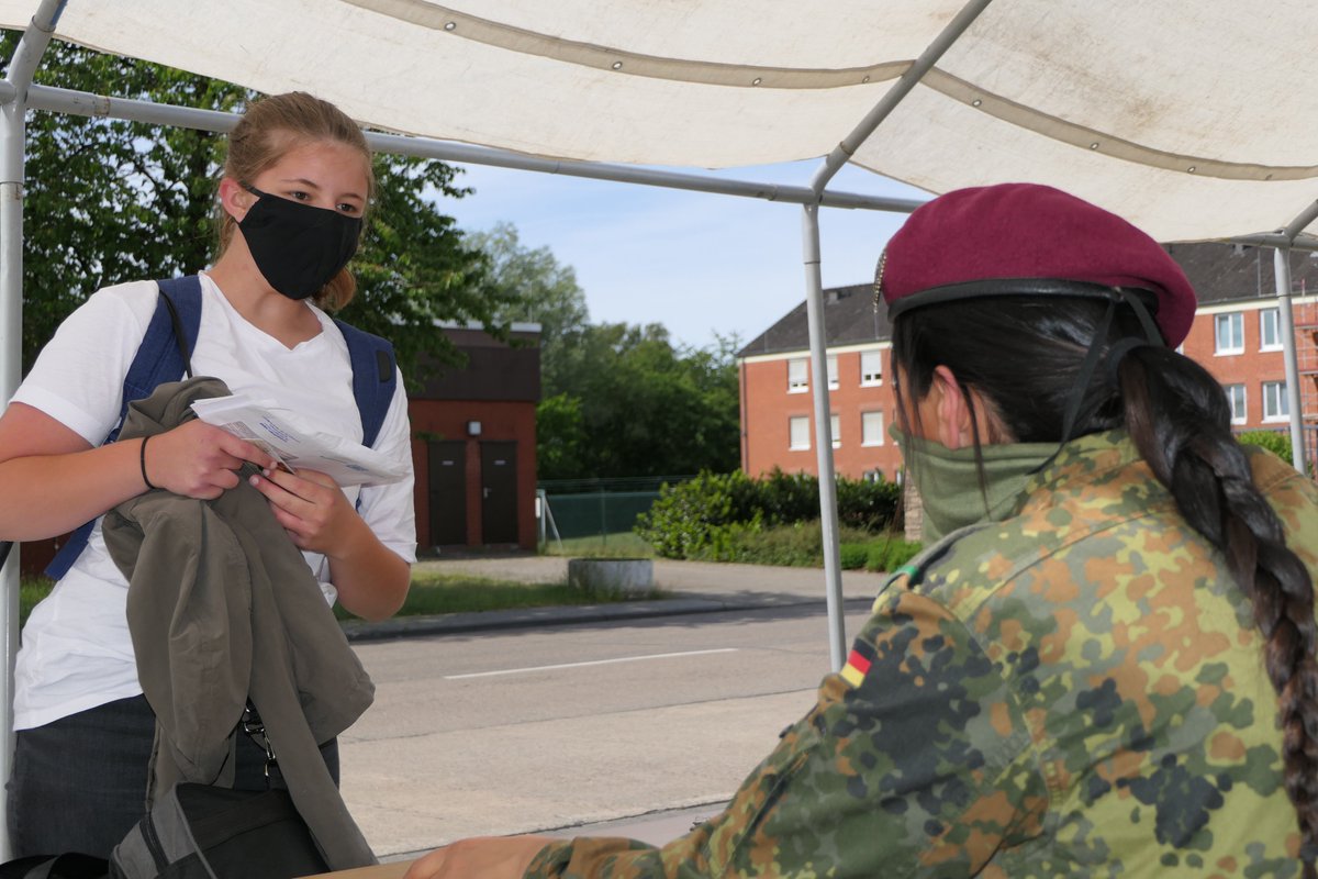 Bundeswehr Grundausbildung Kann Nun An Den Standorten Unter Beachtung Besonderer Schutzmassnahmen Beginnen Den Rekruten In Seedorf Einen Guten Start T Co 5ut9wzpkpu