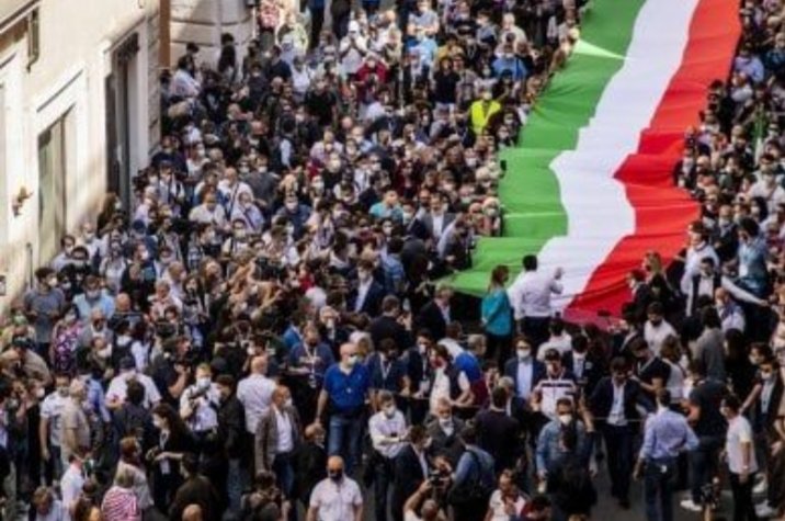 A corto di argomenti <a href="/matteosalvinimi/">Matteo Salvini</a> e <a href="/GiorgiaMeloni/">Giorgia Meloni</a> si giocano la carta dell'immunità di gregge nella lotta alla #pandemia.