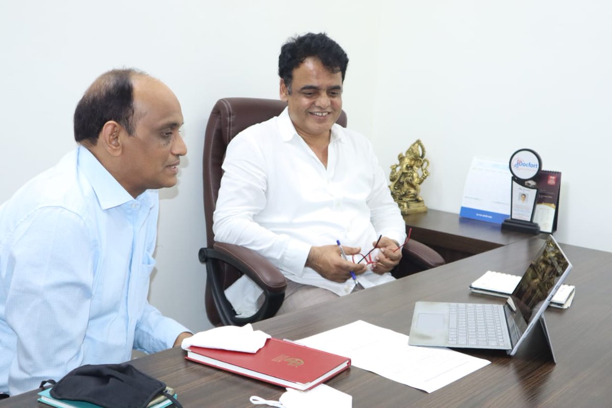 drashwathcn's tweet image. Interacted with representatives of @SanDisk via video conference. 

Congratulated them on developing the 1TB microSD Card at their Bengaluru R&amp;amp;D centre. Proud of the team behind this achievement!

@Supriadhanda @Davidgoeckeler

#datamakespossible