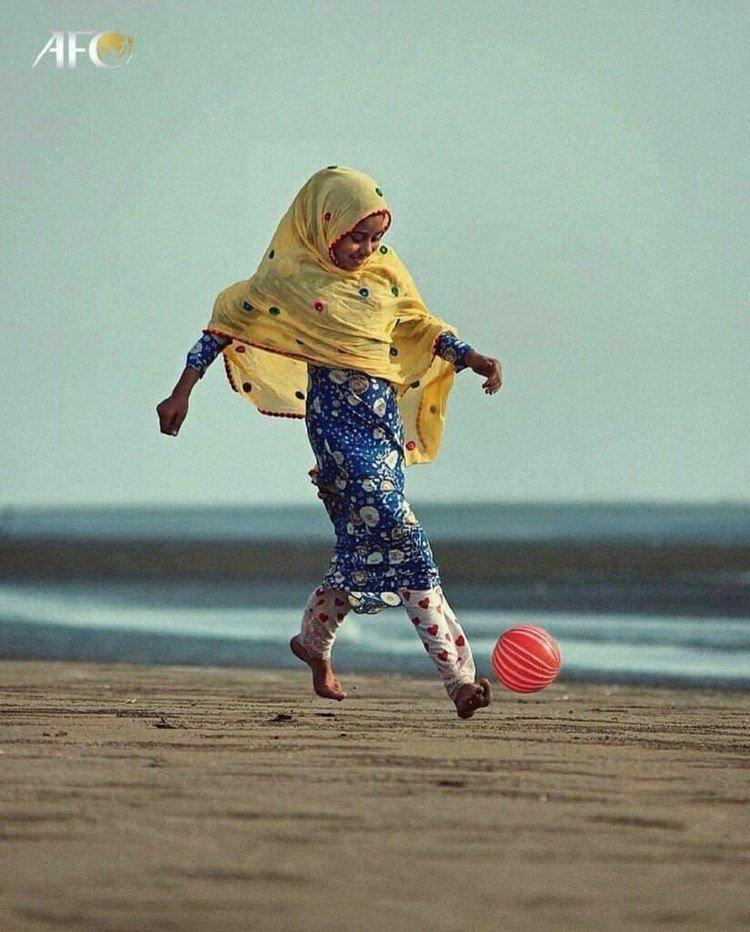 ⚽️ فوتبال برای همه...

▫️تصویری که AFC از ساحل هرمزگان منتشر کرده است.
#زنان_ورزشگاه