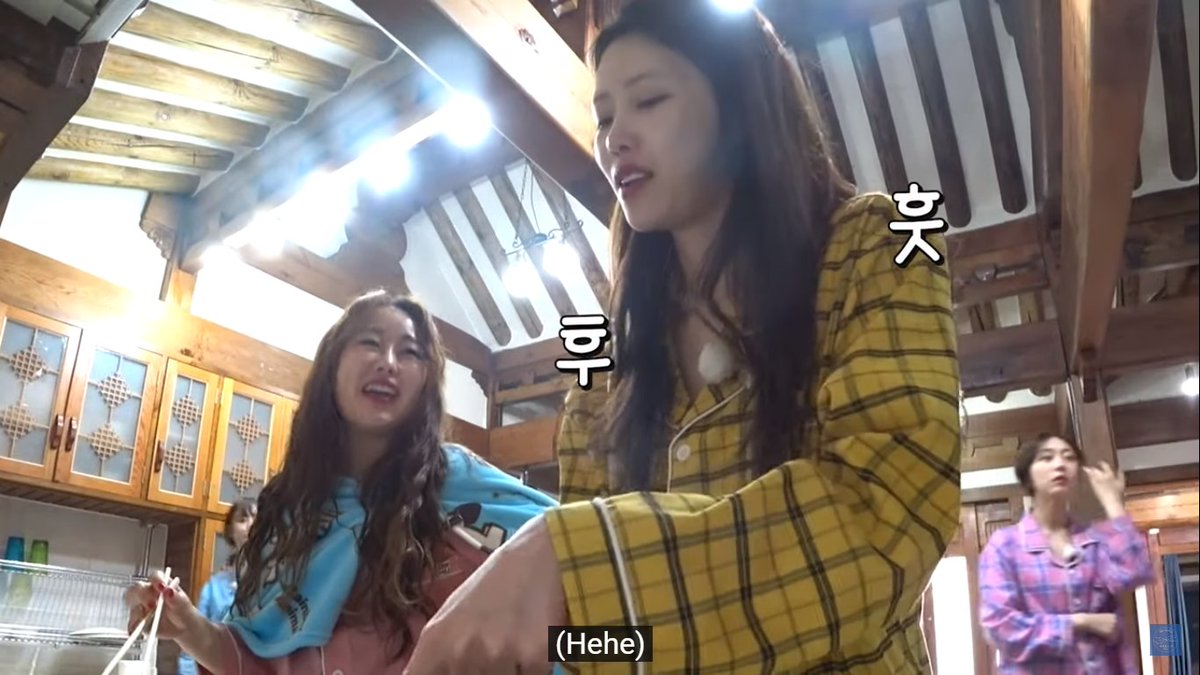mijoo's reaction when they praised her rolled egg 