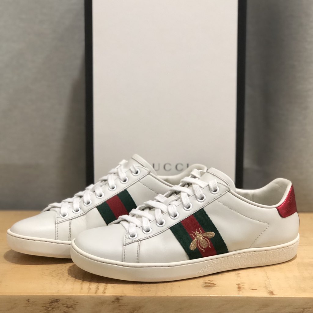ymshoecleaning's tweet photo. Your high-end shoes deserves a VIP treatment at all times! Team YM is careful enough to clean your Gucci’s.
Open Daily
1pm - 5pm
#MostTrustedInCalamba
#BeatersToBrandNew https://t.co/f9WKGQhtSL