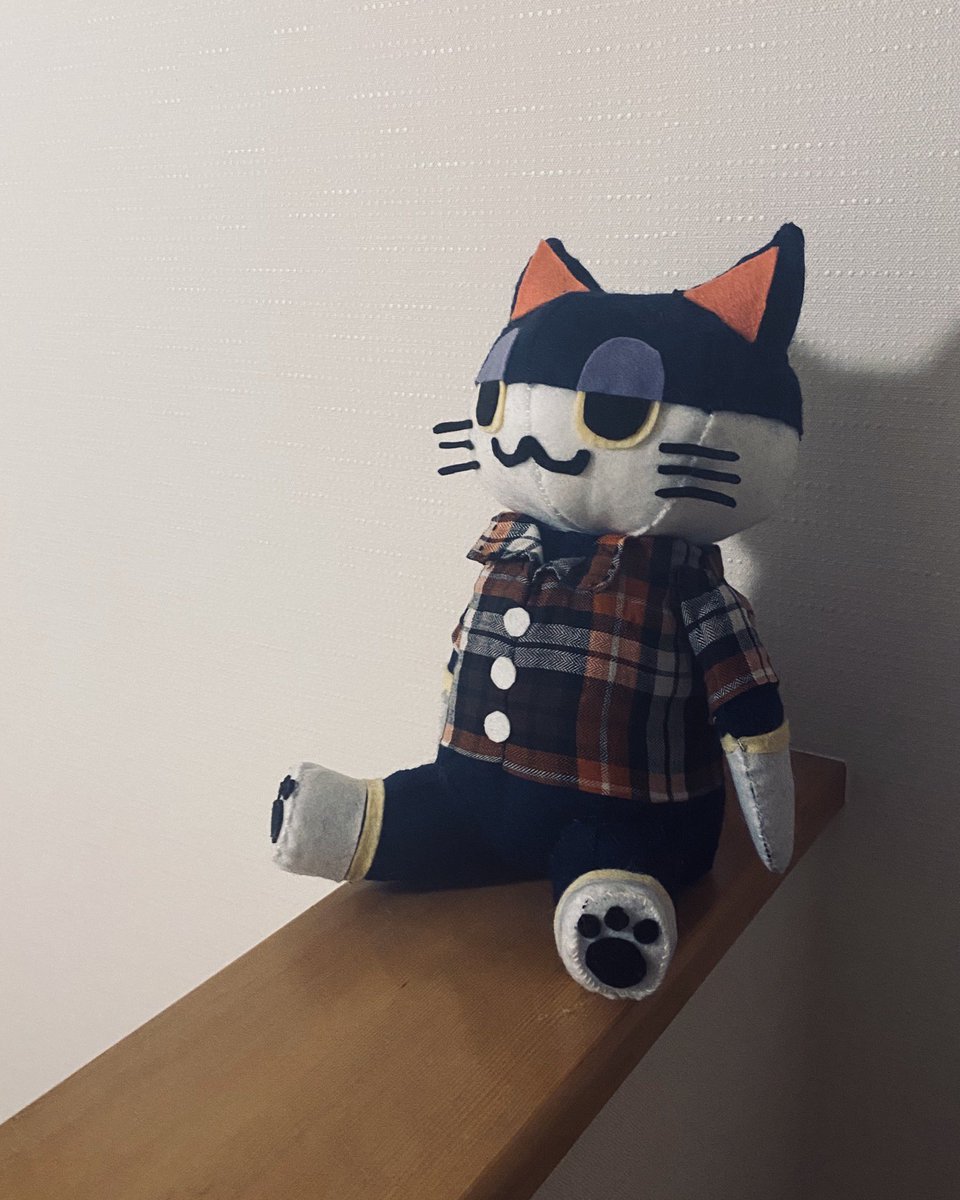 お座りビンタ君完成しました🥰 フェルトで立体のぬいぐるみ初挑戦だっ