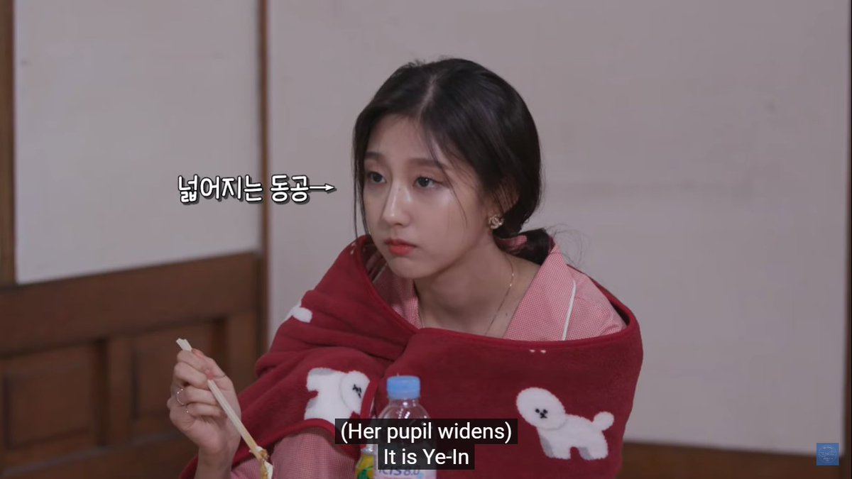 yein's reaction upon hearing about the member *which is her* who will receive surprise coins for saying "we're thankful" to the staffㅡso innocently cute