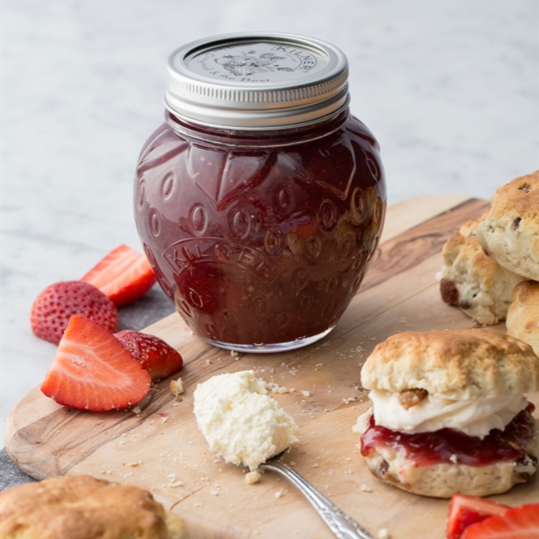KilnerUK's tweet image. Looking to get started when #Jamseason comes around? We're hear with everything you might need to know. From recipes, tutorials and even how to sterilise your jam jars, hit the link in our bio to learn! 

"How to Preserve With Kilner®"👆