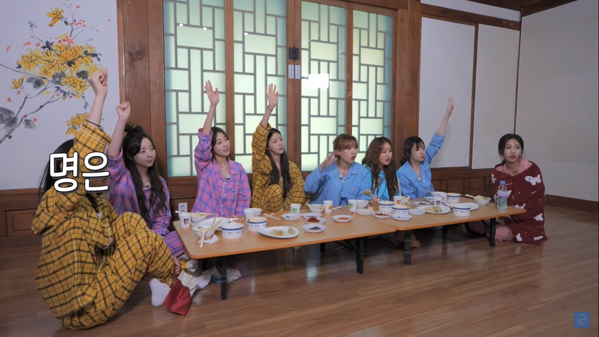 the one who will wash the dishes and clean up will receive some coins, babysoul and yein deadass didn't raise their hand when everyone did hshdksjkㅡ i mean, samE