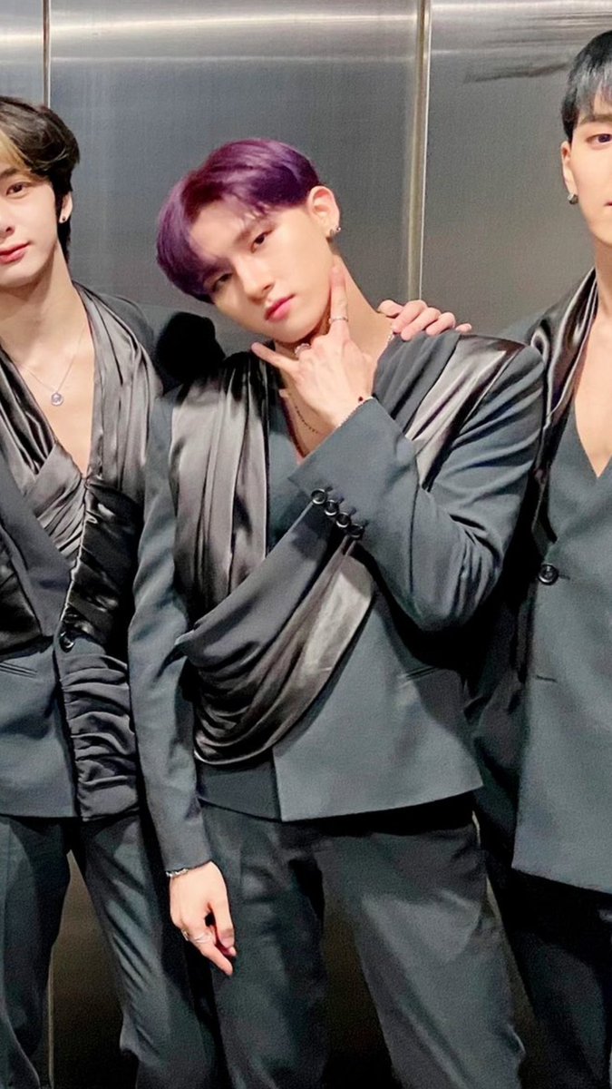 monbenee's tweet image. Imagine being that good looking that you don't care how to pose because you know you are gonna look good any way. That's changkyun.