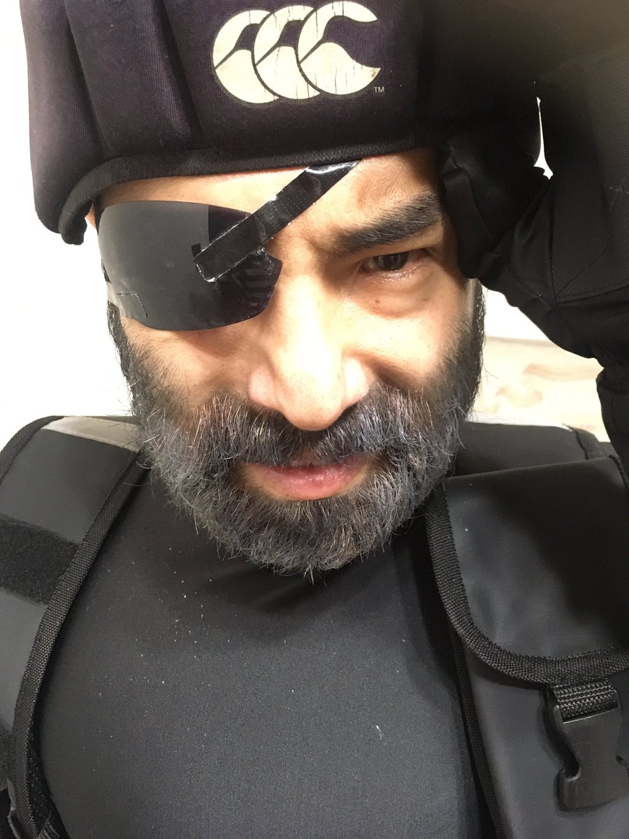 いぬ太田 メタルギアソリッドより ビッグ ボス ５９日目 人前に立つまでヒゲをのばす ひげチャレンジ ひげまね 本名ジョン 愛称ジャック コードネームはネイキッドスネーク たまにジョンドゥ 似てる名前も多くて迷う ヘッドギア 少しでもいい