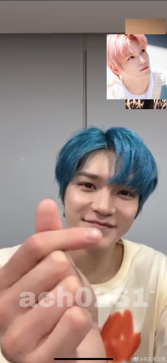 200602 #TAEYONG Video Call Fansign EventTAEYONG FOREHEAD (right photo) op said taeyong smiled a lot and had lots of small expressions!!!