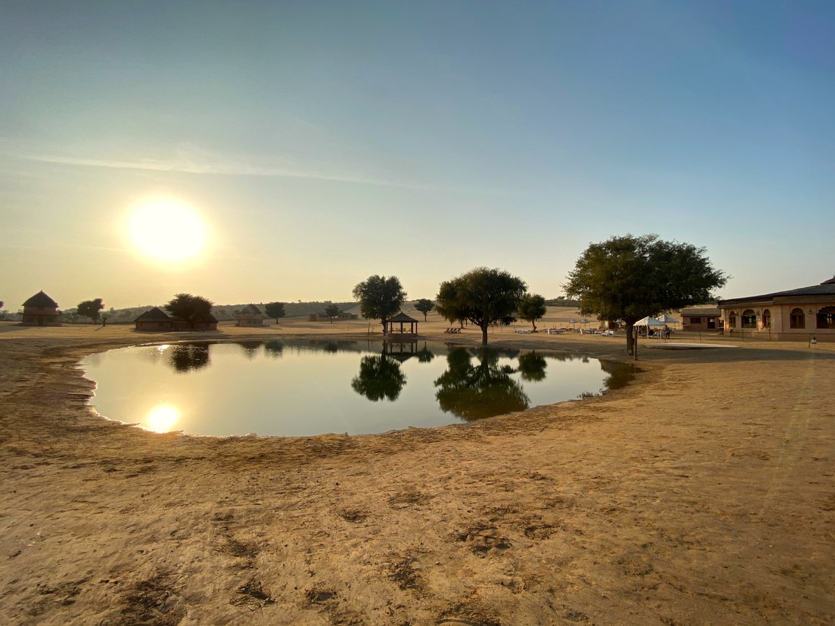 GoodwindMoto's tweet photo. The stunning palaces of Rajasthan are only matched in scale by the unending sands. Ride away from the pulsating cities &amp; just over 2 hours from Jodhpur are silent waves of sand, in stark contrast to the grandeur of the kings.

Sunset will never be the same again.

#TravelFar https://t.co/RUBCVRQBTO