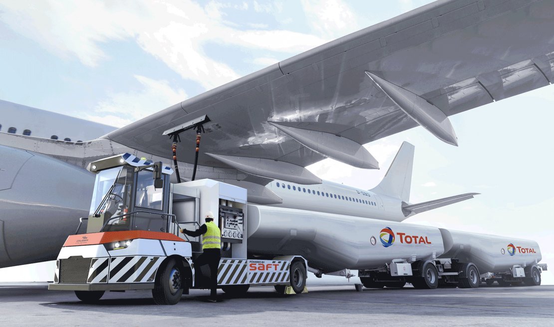 AgenceOzelys's tweet photo. [PRESS RELEASE] @Total and @GaussinGroup Developing World's 1st Full Electric Aircraft Refueller Transporter 🚚🔋✈️⛽️
#ARTfullelec #AircraftRefuellerTransporter #AircraftRefueller #ElectricAircraftRefueller 

➡️https://t.co/RbD7oHorcK https://t.co/ILnOx6pQ0P