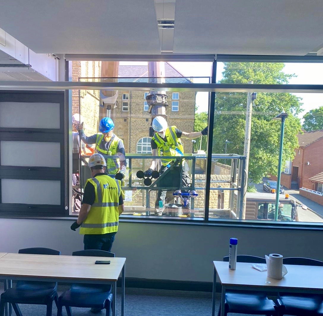 Replacement of one glass unit and leak investigation works in Sheffield last week! What a beautiful day to work🌞
#replacements #maintenance #leak #repair #glass #glazing #manufacturing #construction #replacementglass #leakinvestigation #sheffield