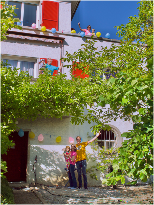 FDVLausanne's tweet photo. Cette édition de la Fête des voisins aux balcons et fenêtres, bien que discrète, a été appréciée de beaucoup !😀

Merci aux voisines et voisins d’avoir joué le jeu.

On se réjouit déjà de vous retrouver l’année prochaine pour une nouvelle édition.🎉🏠 https://t.co/ZbNHKMPj0t