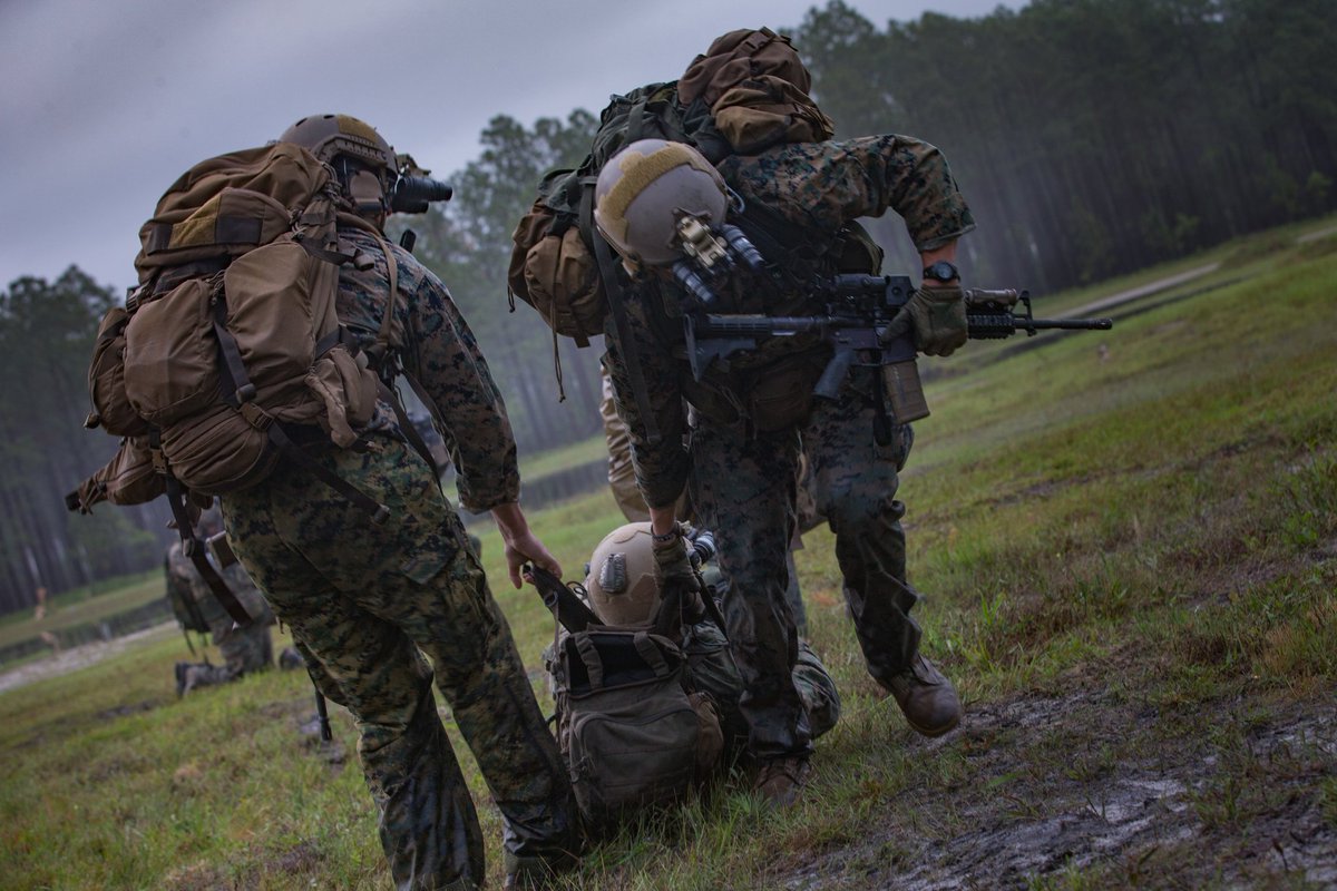 🇺🇸Recon Marines during a live-fire drill at Camp Lejeune, May 20, 2020.

#2ndRecon #2ndMARDIV #IIMEF #USMC
#Reconnaissance #SwiftSilentDeadly