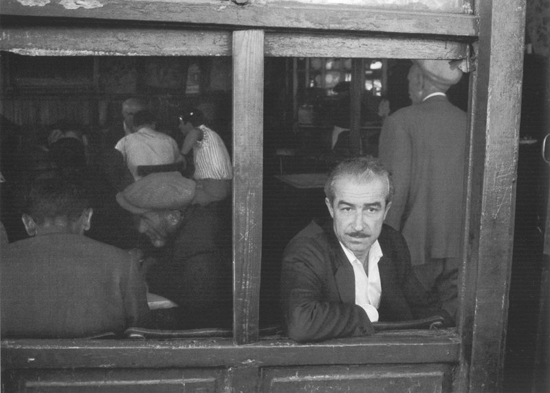 "Hiç bitmeyecek mi senin bu okuman?”
“Bitmeyecek”
“Hiç mi?”
“Hiç.”
“Niyetin kâtip olmak mı yani?”
“Hayır.”
“Ya?”
“İnsan olmak!”

Orhan Kemal, Vukuat Var (Hanımın Çiftliği 1)