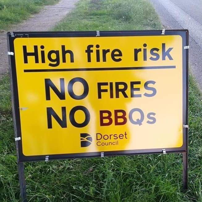 Sarahannfoxy's tweet photo. @BCPCouncil why do we have signs like this outside of the BCP area, but not in it? @DWFireControl @DWFRSFireSafety are dealing with fires every single day from bonfires and disposable BBQs, as well as helping to crew ambulances with @swasFT. These at least remind people to think https://t.co/Minp9sA3SM
