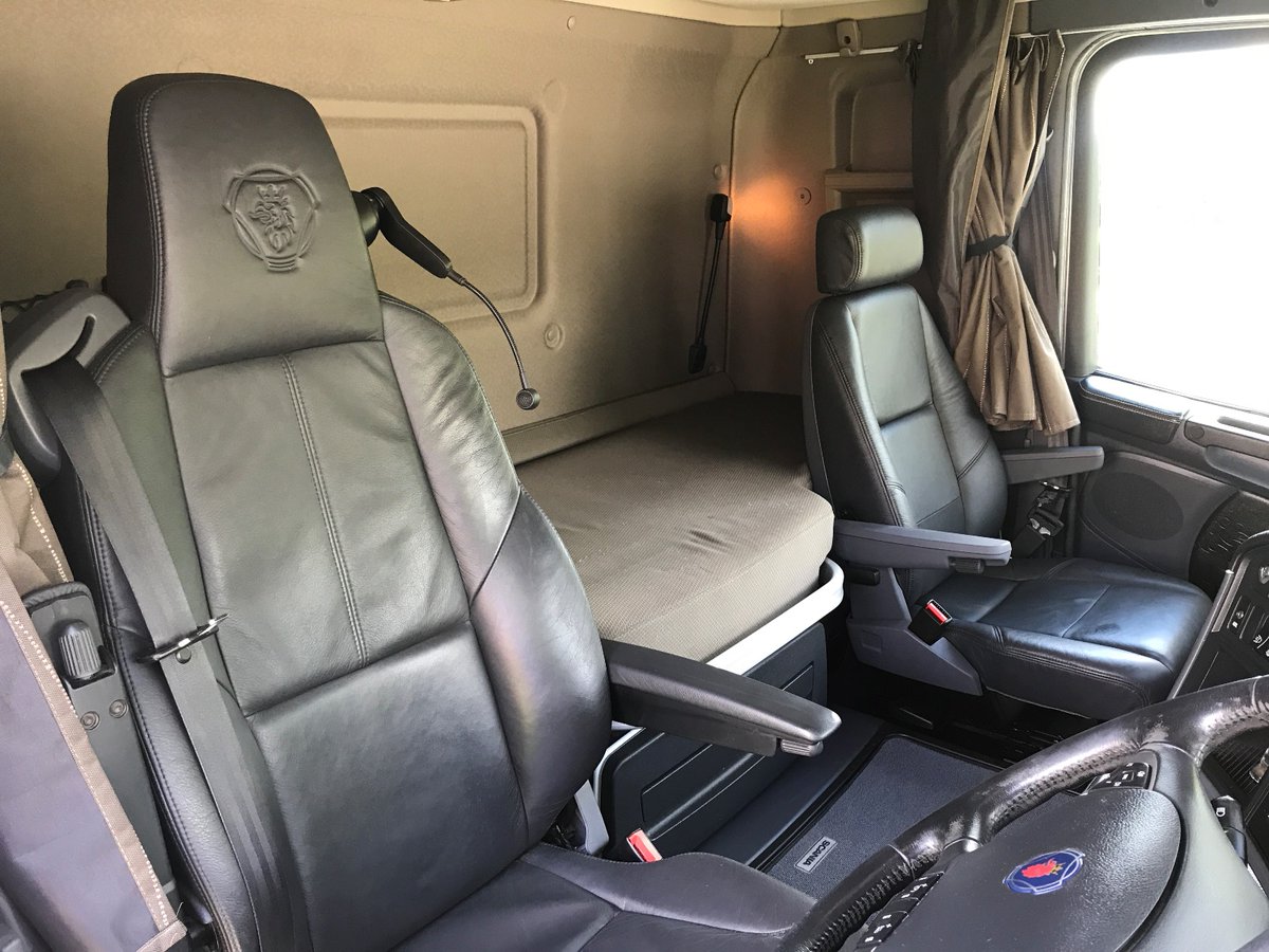 ScaniaWPTused's tweet photo. New Stock Alert! Stunning 15plate #Scania R520 #Topline #Griffin Low mileage Auto/Retarder Kitchen pack Sat-Nav and more Available to view at our Middleton branch now (bring sunglasses!) #TruckTuesday https://t.co/g1X0hWAjMo