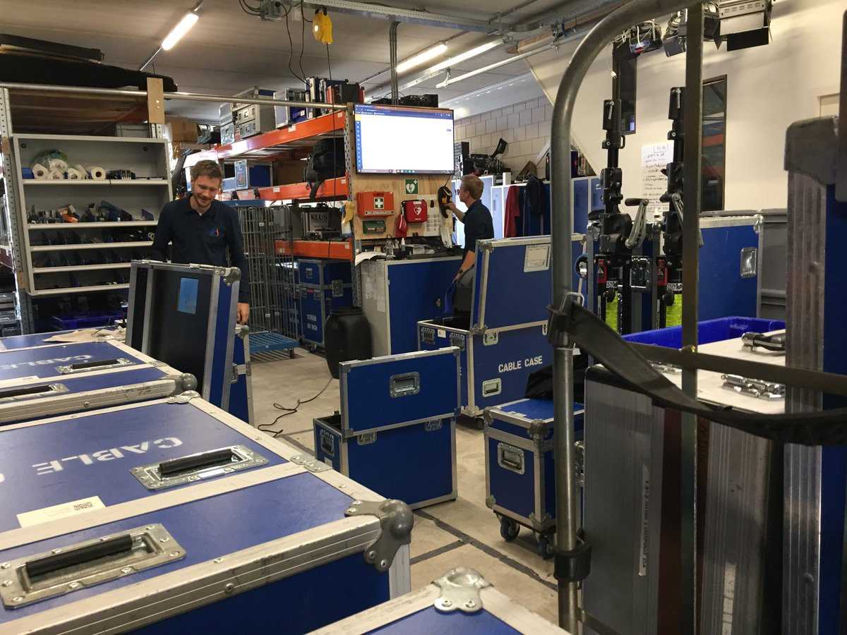 De apparatuur wordt verzameld voor de eerste StreamTheater-bijeenkomst aanstaande woensdag in <a href="/CORPUSCongress/">CORPUSCongressCentre</a>  in samenwerking met het <a href="/ideeen_theater/">Het ideeëntheater</a>. We keep you posted!