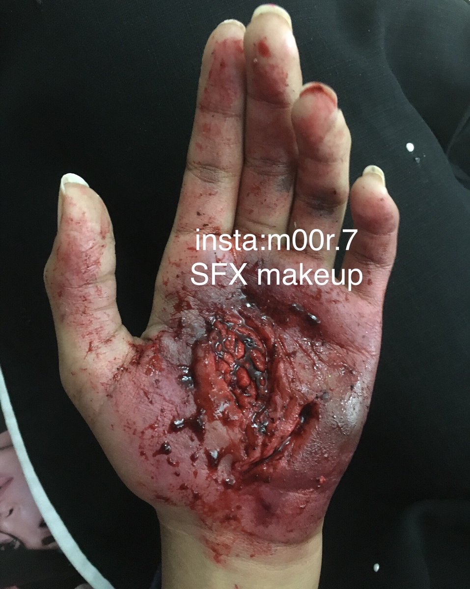 M00R_7's tweet photo. الثريد دا حأنزل فيه شغلي في مجال المكياج السينمائيsfxmakeup اللي هو فن بيستخدم للحصول على مؤثرات سينمائيه مثلاً في الافلام او تجسيد معاناه معينه من عنف وغيرو بسم الله نبدأ قوي قلبك وخش شوف الفن ولايك وريتويت لو عجبك شغلي وعندي اكاونت في الانستا الرابط في البايو💕💕💕💕 https://t.co/8jVXZyFqQN