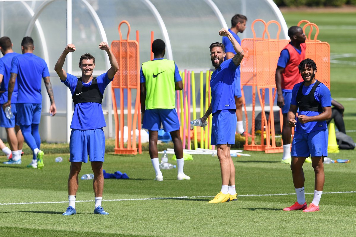 ChelseaFC's tweet photo. Another day doing what we love! ☀️😍 https://t.co/Pmdjh2pbfw