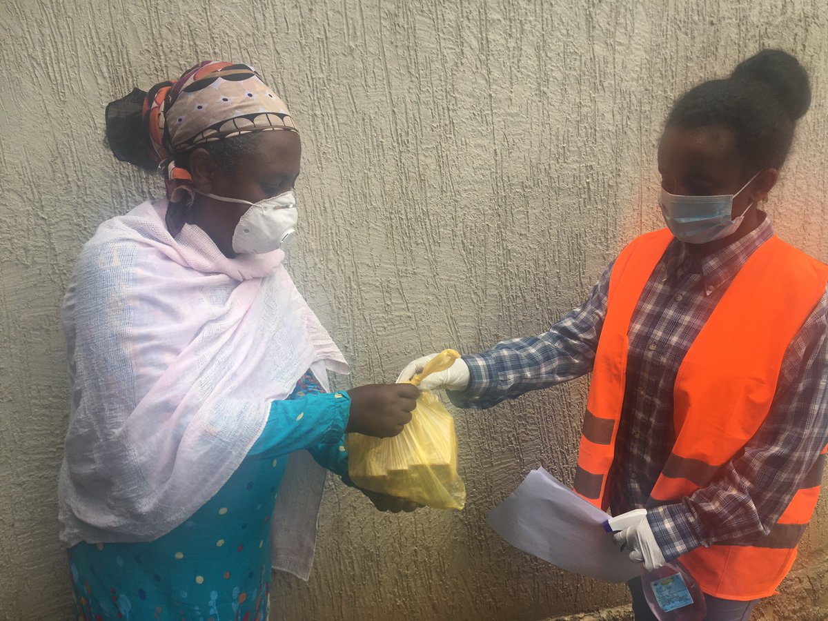 SmartUpAddis123's tweet image. Day 2        Making the youth to participate in community outreach is one of the objective SmartUp Addis youth center , 
so that the youth  took part in volunteer activities at addis ketma worda 2 and 3 has donated Sanitazers and soap #Africa_YMCA @SmartUpAddis123