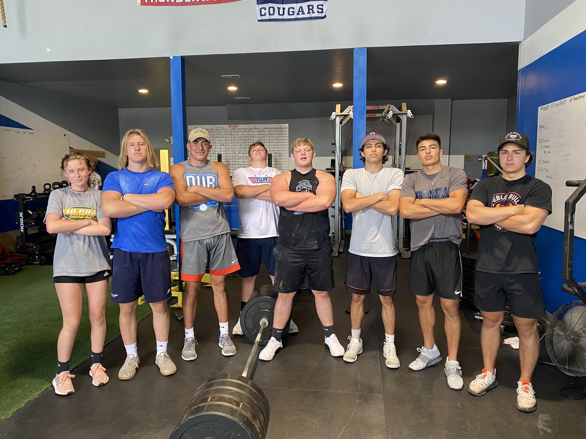 TrainFastPueblo's tweet image. This is the mood after everyone PR’s today! #HWPO #TrainFast #BigWeight #Deadlift #Squat