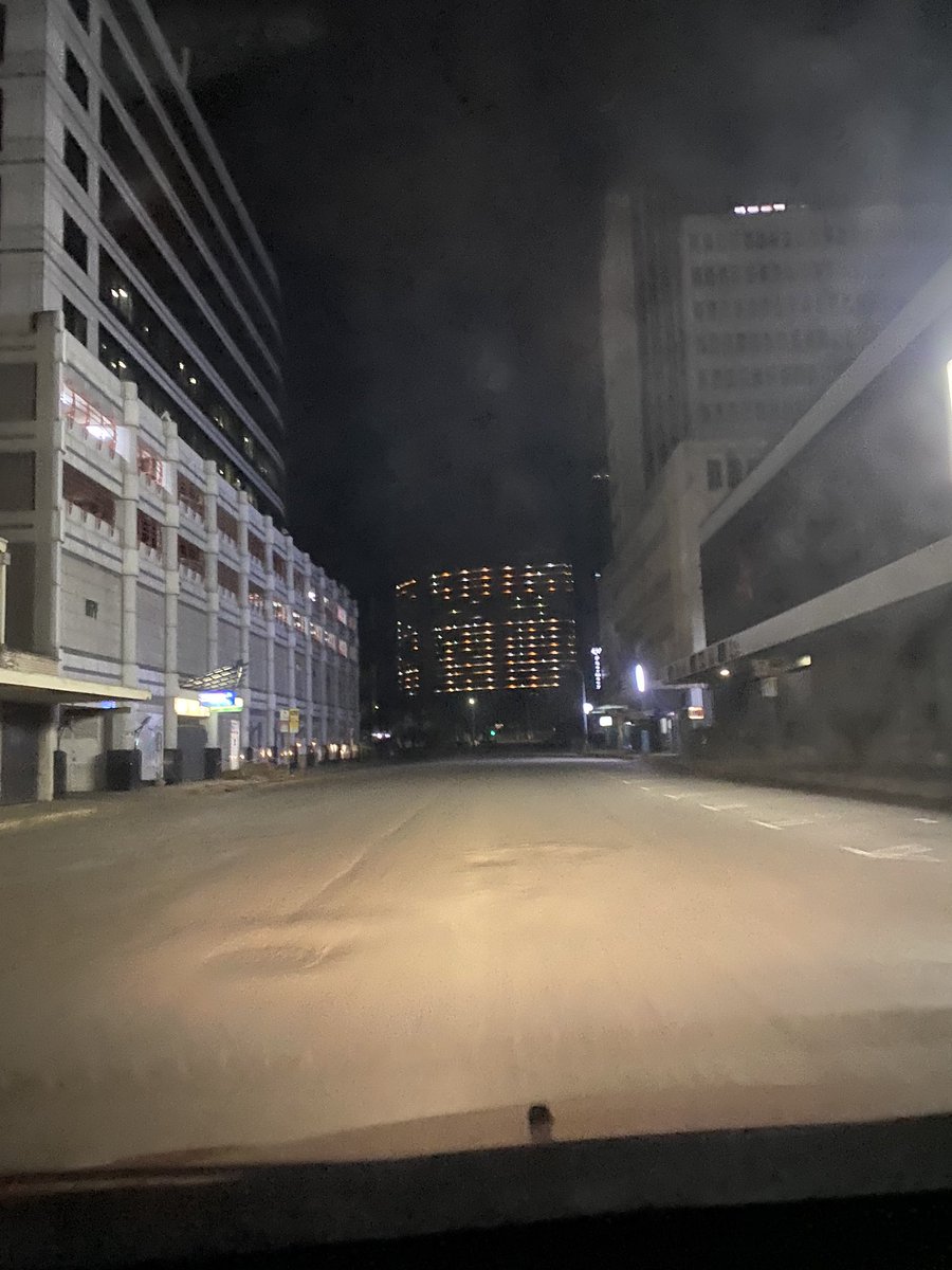 larry_moyo's tweet photo. LOCKED DOWN HARARE AT 8pm https://t.co/ULcWvDPLHs