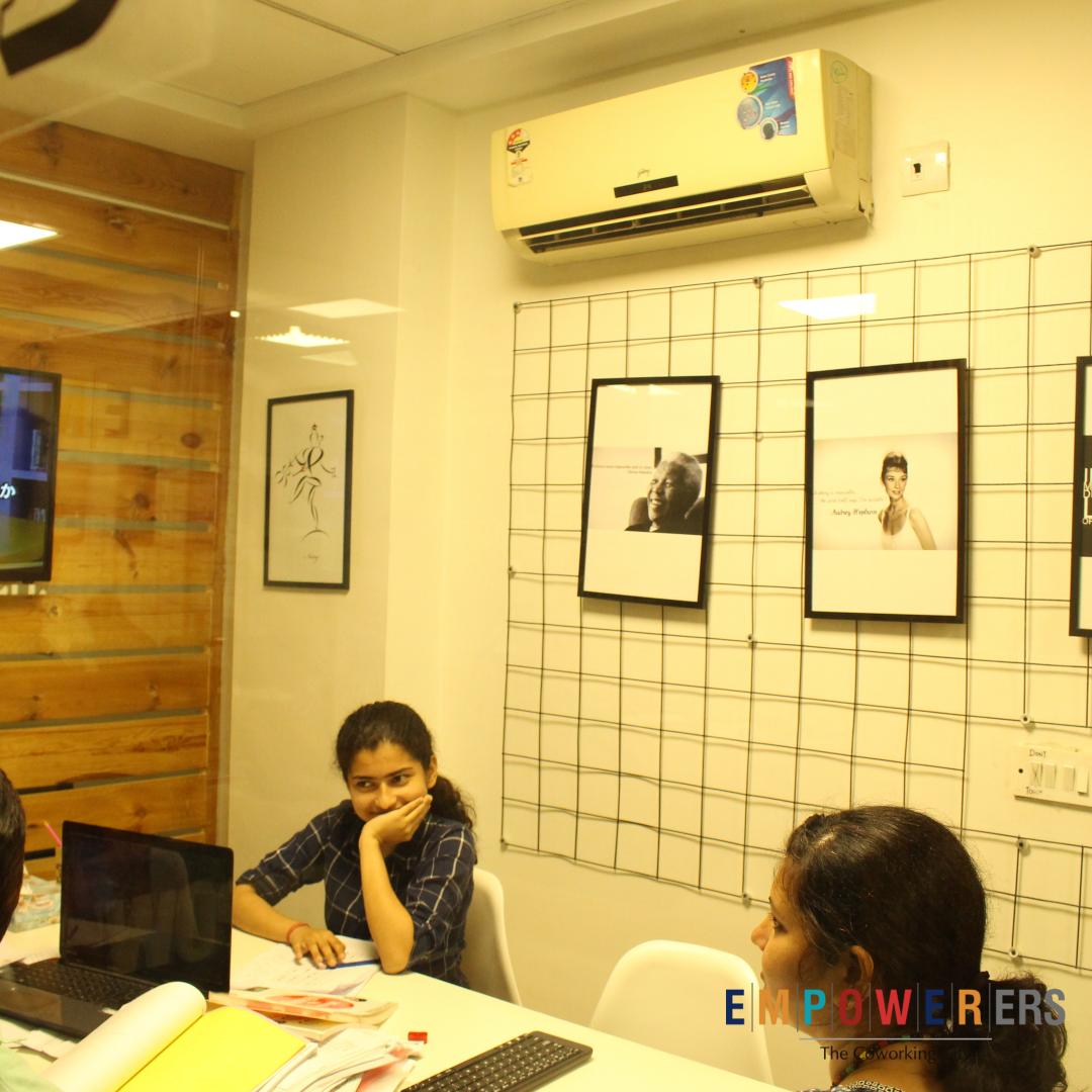 Empowerers's tweet photo. The meetings can be a lot of fun
OR

They can be frustrating.
- Bob Wier
#TuesdayThoughts #officespace #startup #coworking https://t.co/Nc8iQPTmch