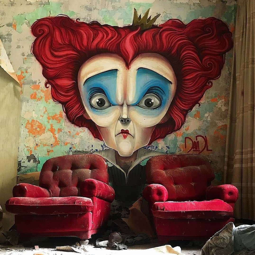 Brindille_'s tweet photo. Awesome Tim Burton #graffiti in abandoned houses by American street artist © David Lozano https://t.co/YSjbokDm63