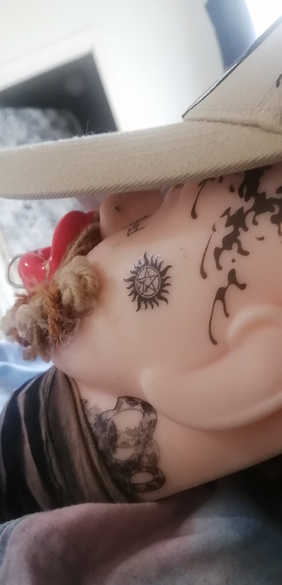 PostMarkPostAl1's tweet image. Isolation is killing me. Yo why he look so good 🤦🏻‍♀️😂