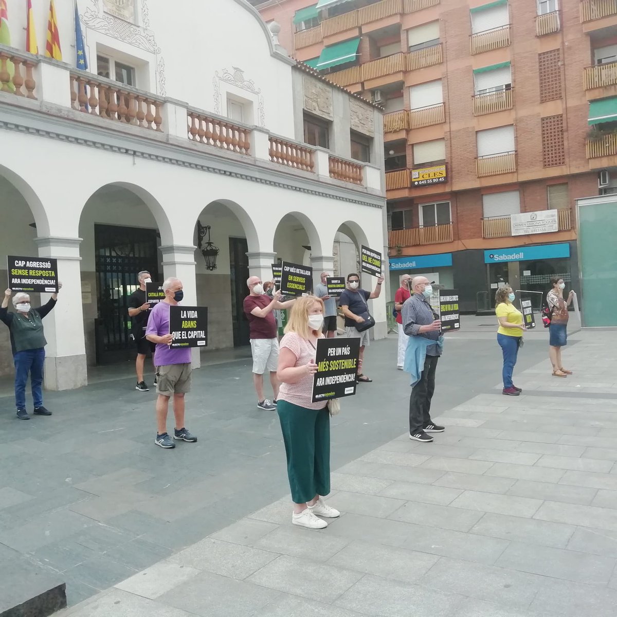 CxInd's tweet photo. Aquest dimarts hem tornat a sortir al carrer pels drets Polítics i Socials. Sense una República independent no podrem aconseguir-ho. https://t.co/pEKDpGNkHK @assemblea https://t.co/nvjVsNCh6X