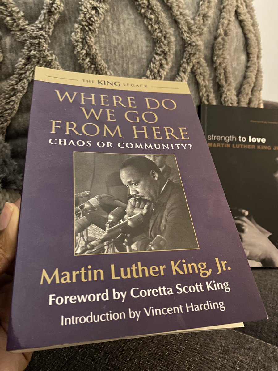 theMsRiggins's tweet photo. #showmeyourstack #currentread @DC_Edvocate @love_mekia @MmUpenn16 @FabiolaSt118 https://t.co/fPkGDJzsyi