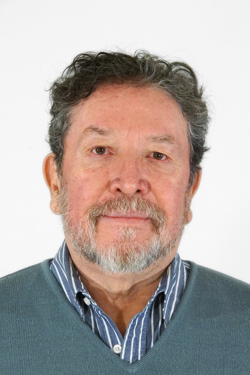 CNTeatromx's tweet photo. El maestro Luis Rábago (@rabagoluis) hoy cumple años.
¡Felicidades! https://t.co/Kp3FQPJilt